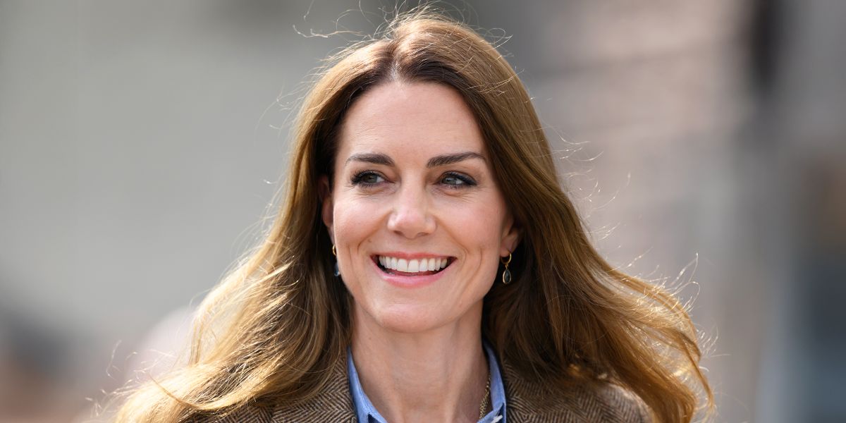 Princess Catherine Steps Out in an Olive Pantsuit for an Event, Sparking Fan Discussion – Photos